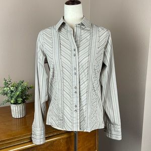 Royal Robbins button-down blouse